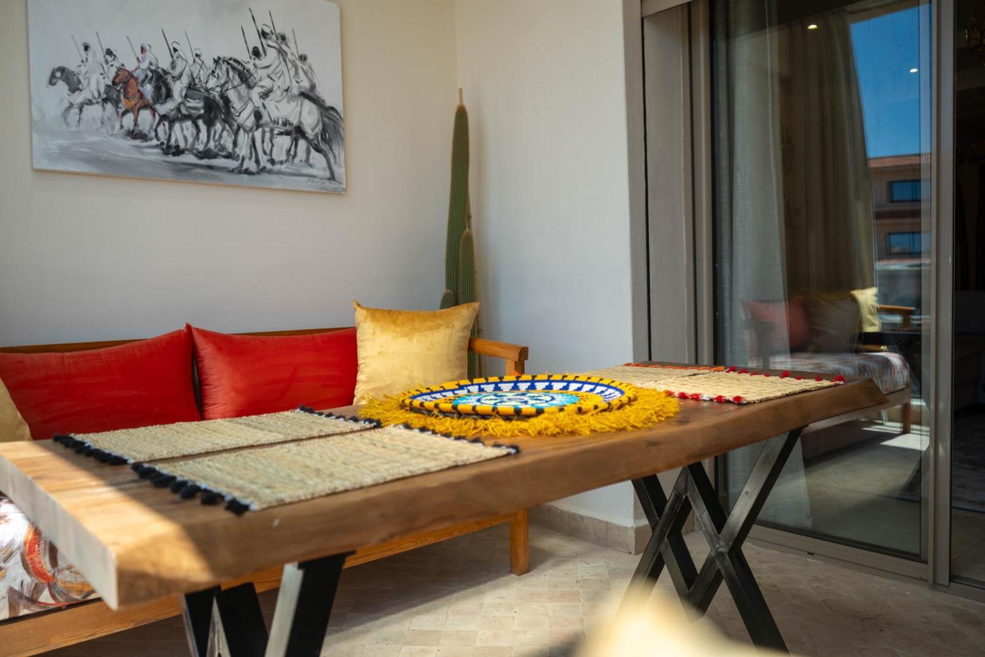 Magnifique Appartement Moderne De 2 Chambres Avec Piscine A 10 Min Du Centre De Marrakech Marrakesh Exterior photo